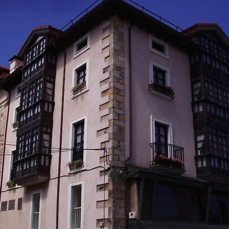 Apartamentos Ebro レイノサ エクステリア 写真