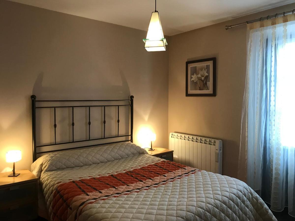 Apartamentos Ebro レイノサ エクステリア 写真