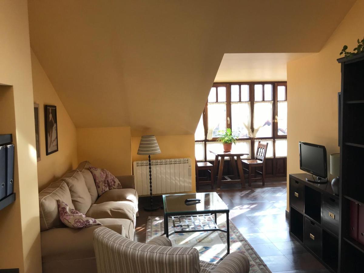 Apartamentos Ebro レイノサ エクステリア 写真