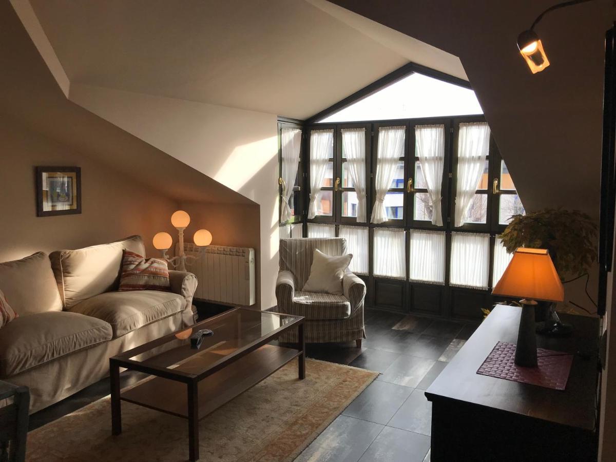 Apartamentos Ebro レイノサ エクステリア 写真