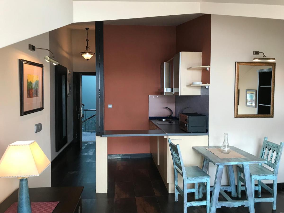 Apartamentos Ebro レイノサ エクステリア 写真