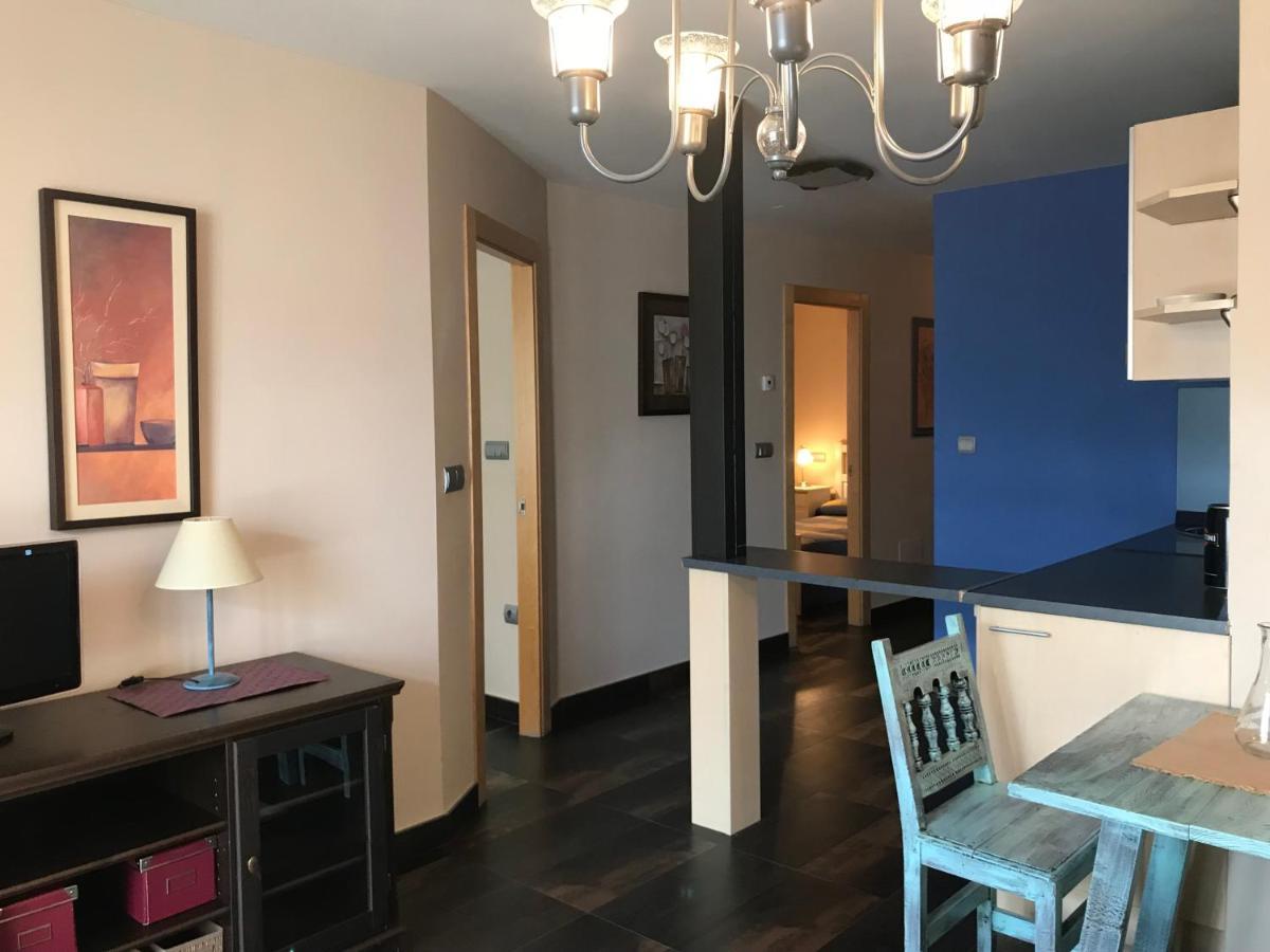 Apartamentos Ebro レイノサ エクステリア 写真
