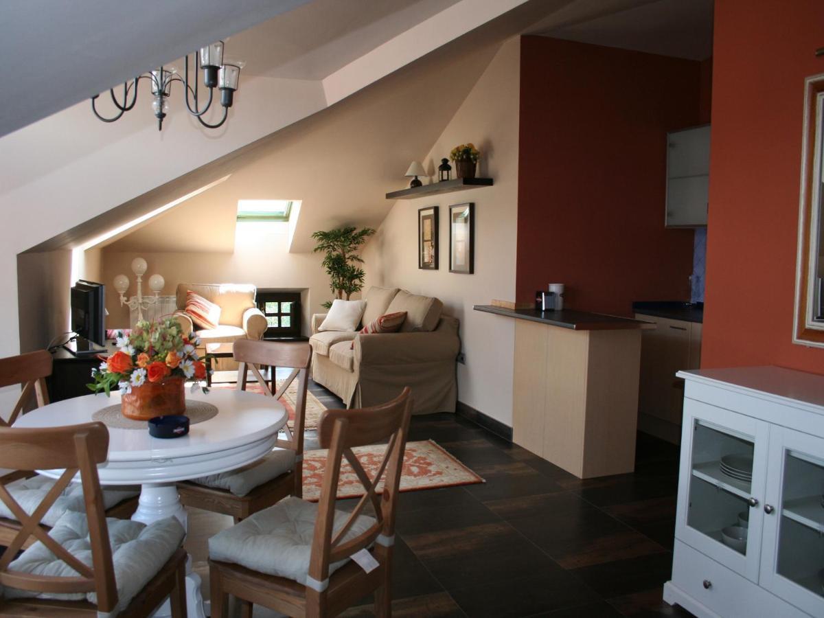 Apartamentos Ebro レイノサ エクステリア 写真