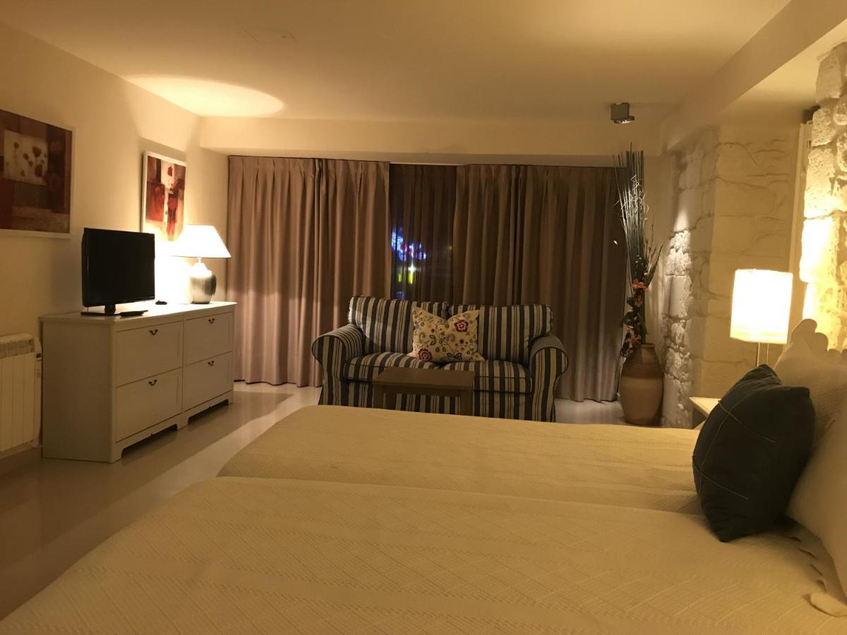 Apartamentos Ebro レイノサ エクステリア 写真