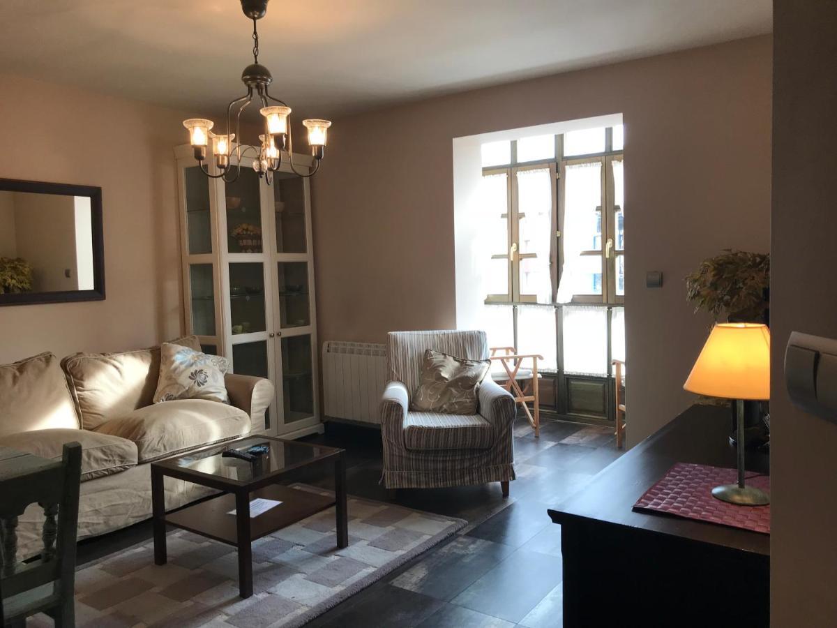 Apartamentos Ebro レイノサ エクステリア 写真