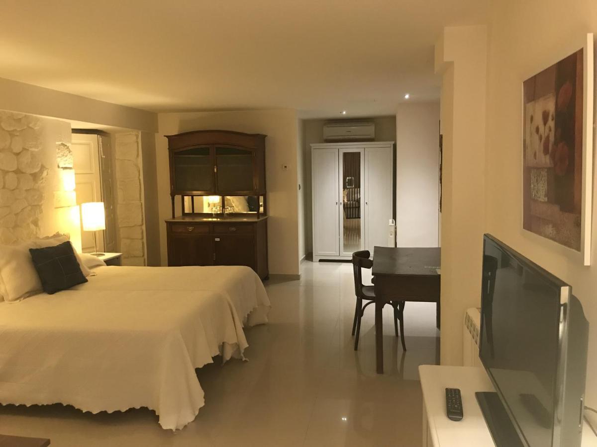 Apartamentos Ebro レイノサ エクステリア 写真